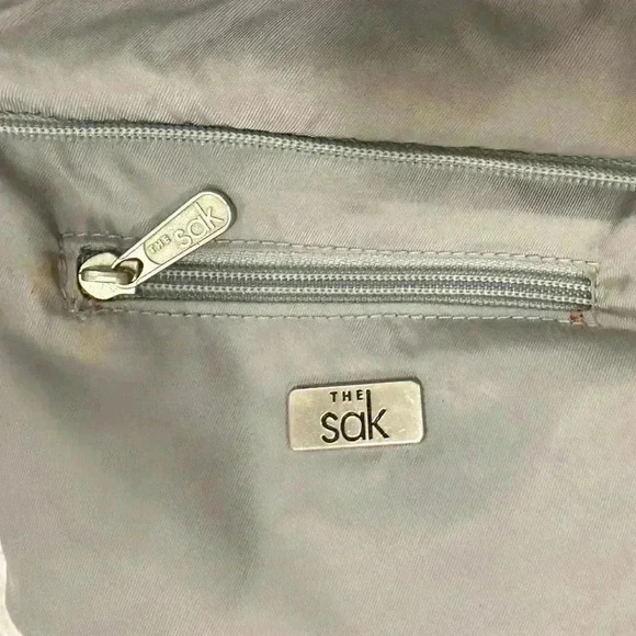 The Sak Mini Crocheted CrossBody Bag w Strap Fold Over Flap Zip Close Gray 7x6 - Picture 4 of 4